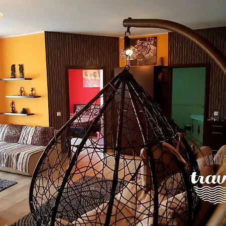 Yvo Lioness & Mamaia Nord Apartamento *