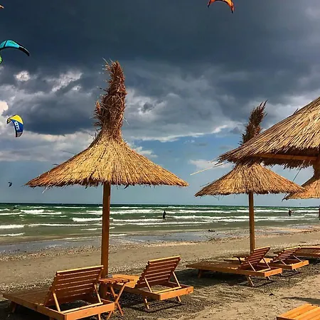 Yvo Lioness & Mamaia Nord * Năvodari