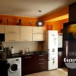 Yvo Lioness & Mamaia Nord Apartment Navodari