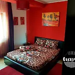 Yvo Lioness & Mamaia Nord Apartment