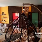 Yvo Lioness & Mamaia Nord Apartament *