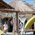 Yvo Lioness & Mamaia Nord Apartment Navodari