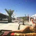 Yvo Lioness & Mamaia Nord Apartment Navodari