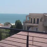 Yvo Lioness & Mamaia Nord Apartment Navodari