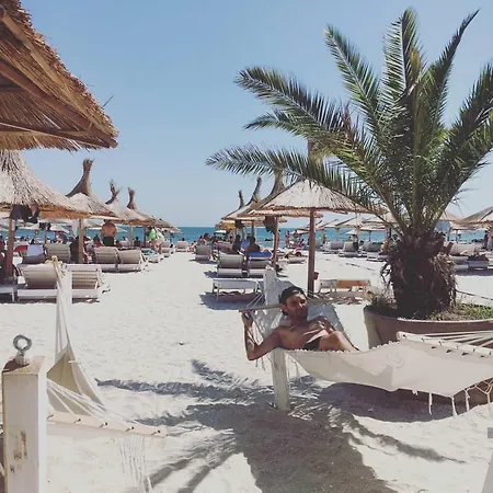 Apartment Yvo Lioness & Mamaia Nord Năvodari