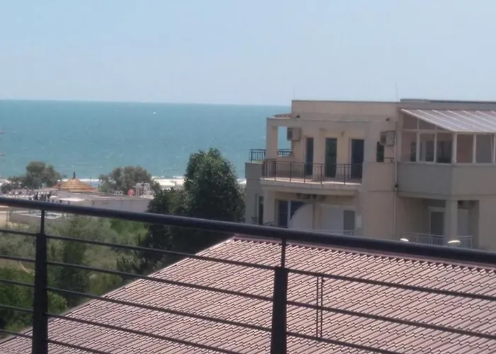 Yvo Lioness & Mamaia Nord Daire Navodari